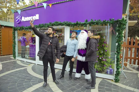 Azercell “Soyuq Əllər, İsti Ürək” xeyriyyə yarmarkasına dəstək verir
