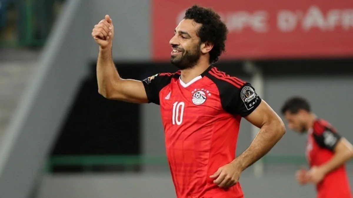 Məhəmməd Salah doğma kəndinə minlərlə ton ərzaq bağışladı