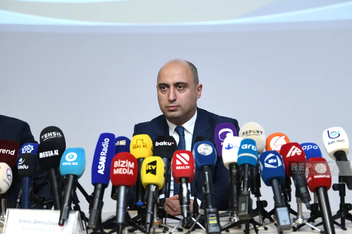 Emin Əmrullayev: Məktəblərdə qızılcaya yoluxma ilə bağlı şayiə və faktlar arasında qalmışıq