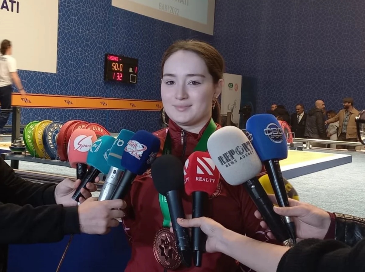 Elnarə Abbasova: Beynəlxalq yarışlarda da medallar əldə etmək istəyirəm