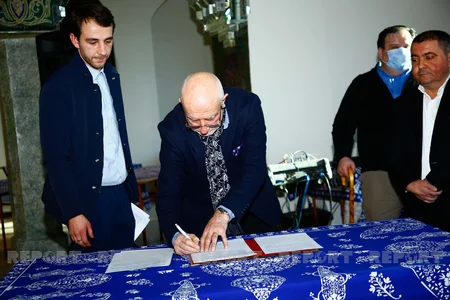 Azərbaycanlı gənclər Tbilisidə rəsm və əl işlərini nümayiş etdiriblər