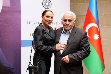 Heydər Əliyevin xatirəsinə həsr olunmuş fotosərgi keçirilib