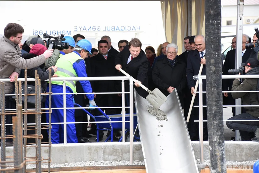 В Гаджигабуле заложен фундамент автозавода ГАЗ