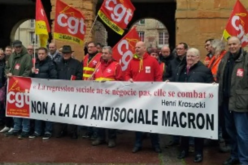 ​Париж протестует против увеличения рабочего времени