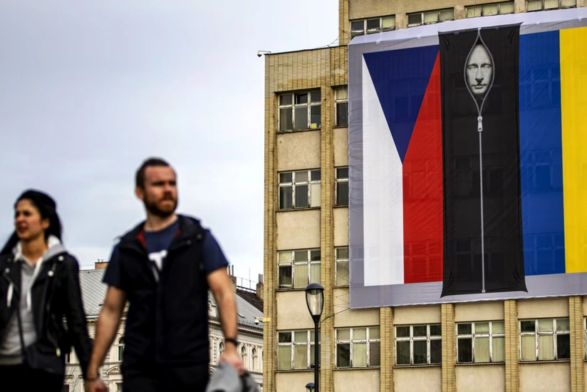 Czechs burn bridge with Moscow-boosting Slovaks