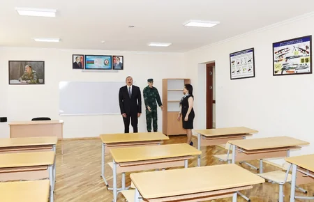 Prezident İlham Əliyev Nardarandakı 295 nömrəli tam orta məktəbdə yaradılan şəraitlə tanış olub - YENİLƏNİB