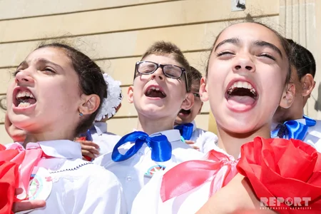 Bakıda məzunların “Son Zəng” həyəcanı - FOTOREPORTAJ - VİDEO