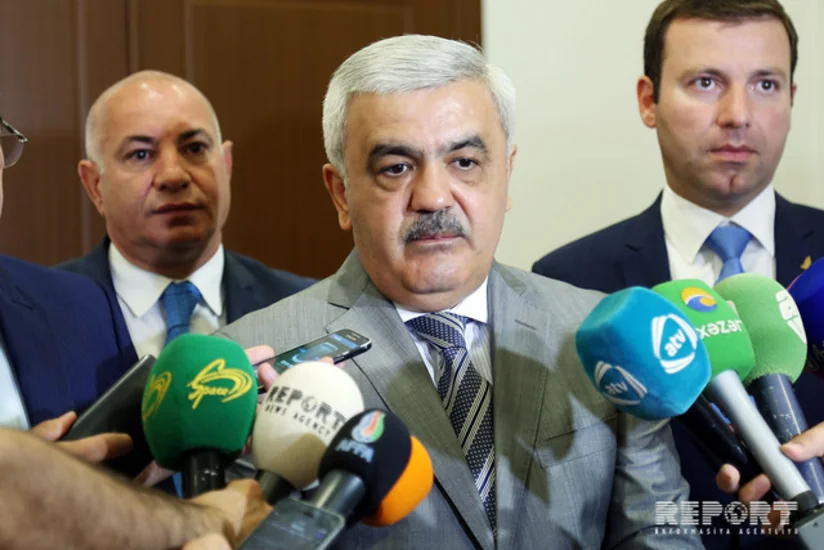 Rövnəq Abdullayev: Gəlin, eyforiyaya qapılmayaq