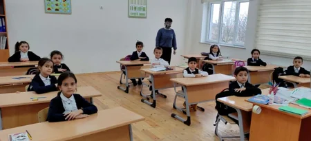 Üzü sipərli müəllimlər, maskalı şagirdlər  - FOTOREORTAJ