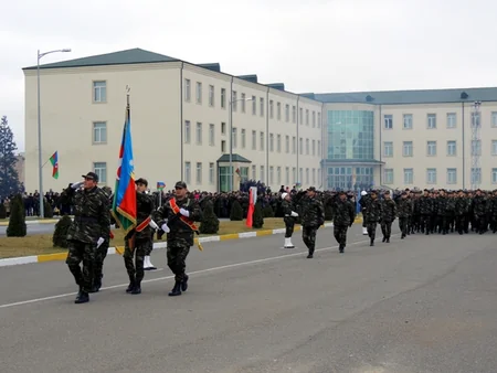 Azərbaycan əsgərləri təntənəli surətdə hərbi and içiblər