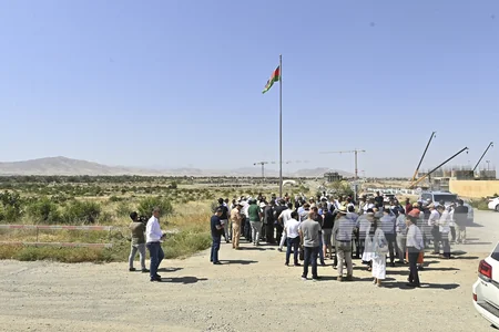 Foreign diplomats get acquainted with work carried out in residential complex in Aghdam