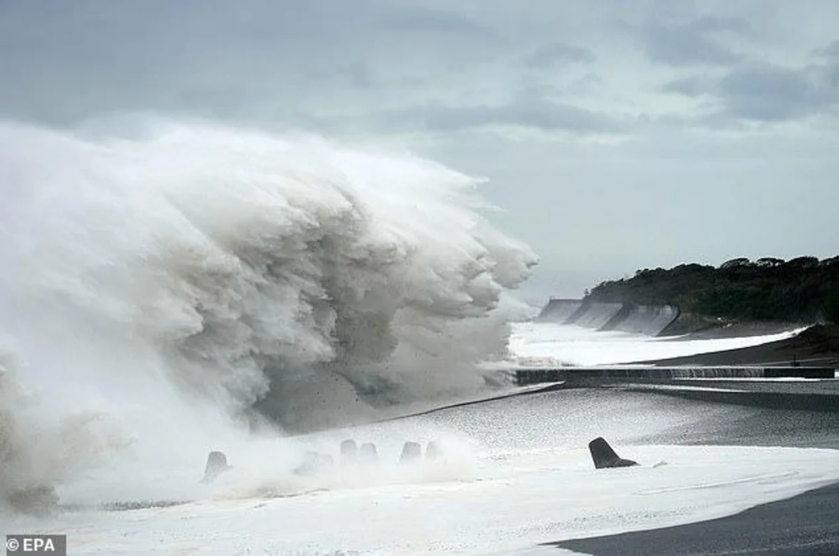 В сторону Японии движется тайфун Хиннамнор