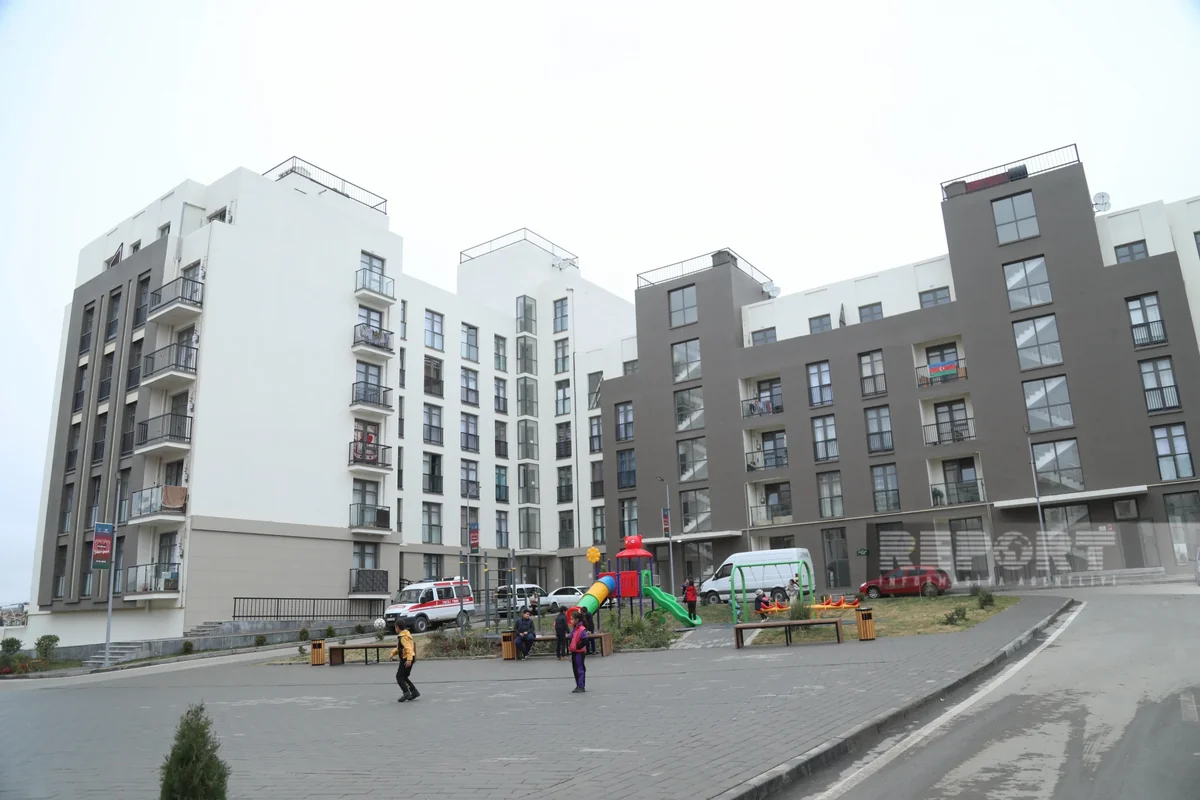 Füzuliyə qayıdan sakin: Diz çöküb anamın ayaqlarından öpdüm - REPORTAJ