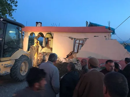 Türkiyədə zəlzələ nəticəsində yaralananların sayı 39-a çatıb - YENİLƏNİB