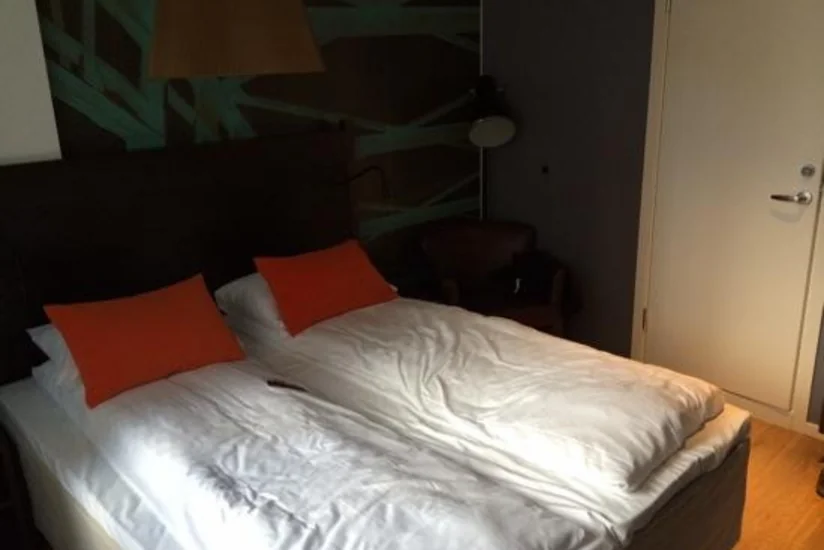 Bakıdakı motel otağında intihar edən qadının yanında əmisi oğlu olub