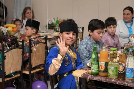Heydər Əliyev Fondunun təşəbbüsü ilə kimsəsiz və xüsusi qayğıya ehtiyacı olan uşaqlar üçün Novruz şənlikləri keçirilib