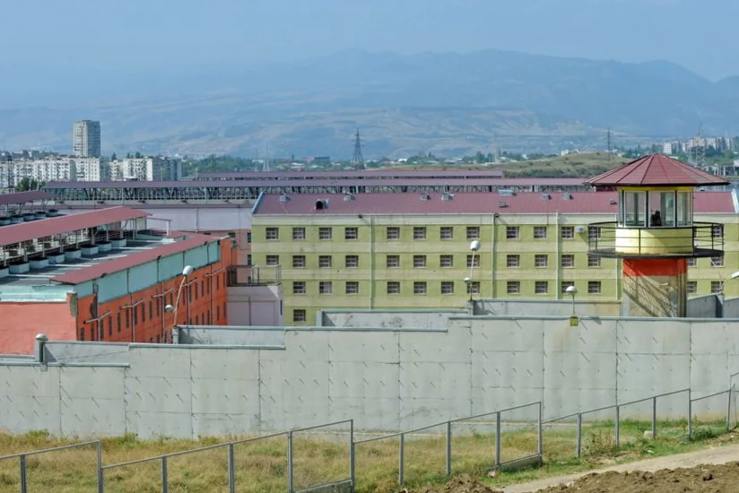 Gürcüstanda erməni əsilli əsgər odlu silahla özünə xəsarət yetirib