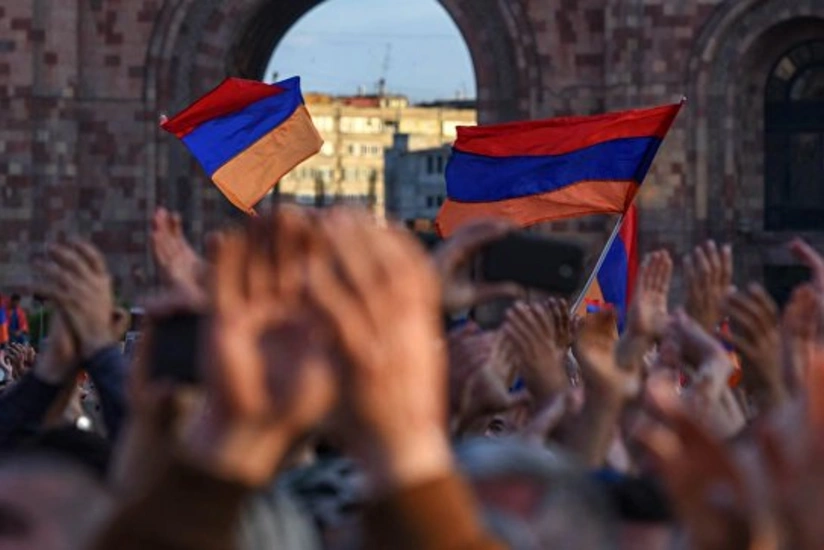 Ermənistan baş nazirinin iqamətgahı qarşısında etiraz aksiyası keçirilir