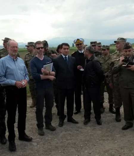 Xarici ölkələrin Azərbaycandakı hərbi attaşelərinin cəbhəboyu zonaya səfəri başlayıb
