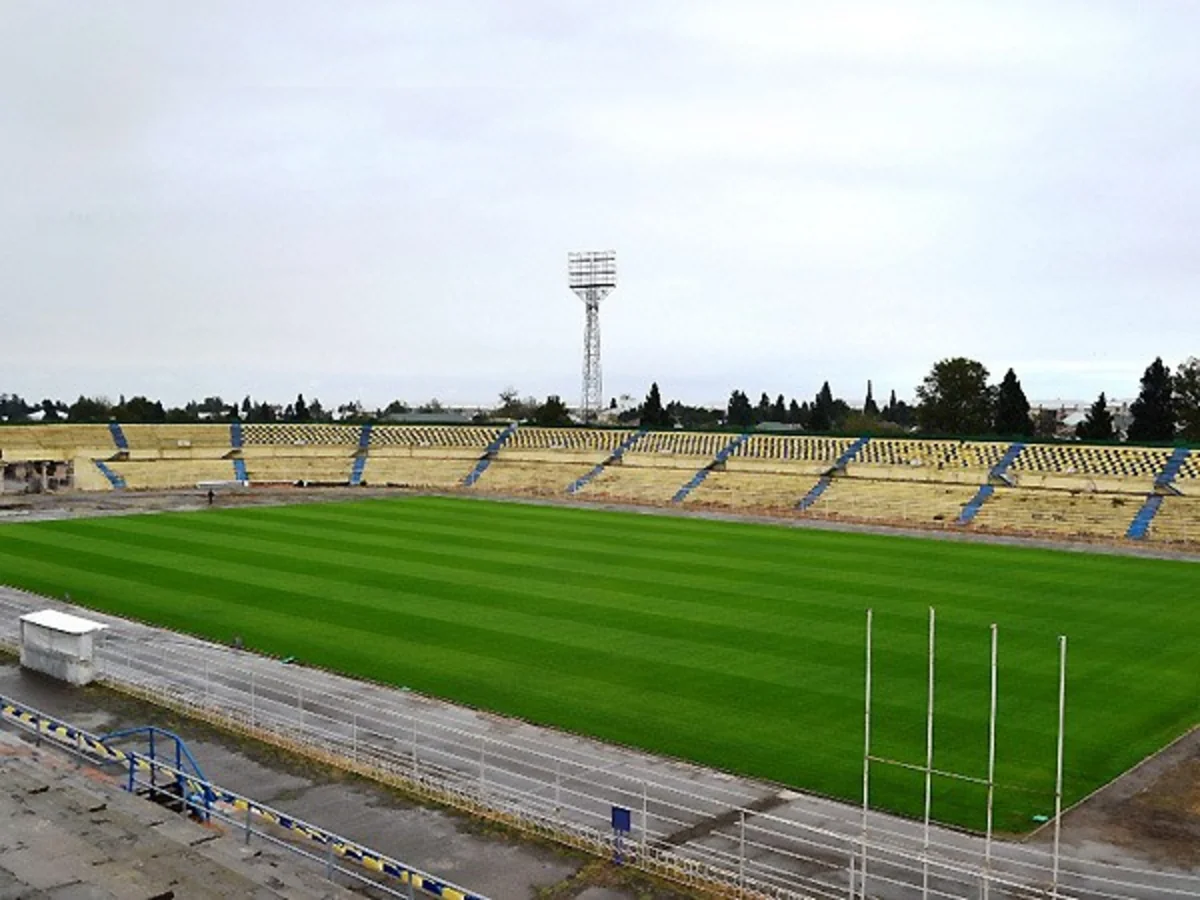 Реконструируется городской стадион Гянджи