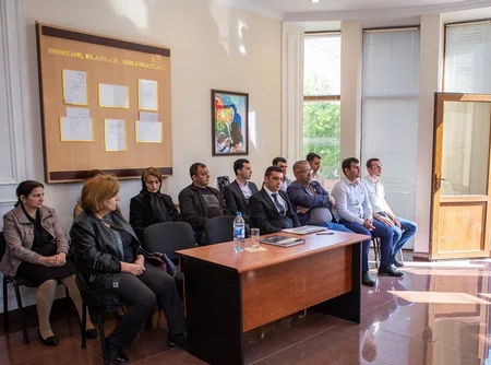 Energetika naziri Şirvanda vətəndaşları qəbul edib