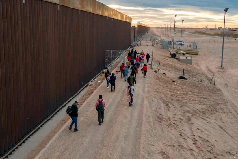 ABŞ Meksika ilə sərhəddə fövqəladə vəziyyət elan edəcək