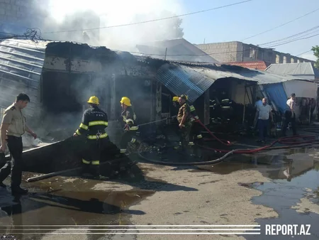 На рынке в Гейчае произошел пожар