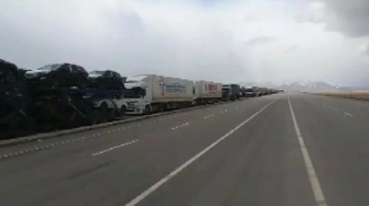 ​Türkiyə-İran sərhədində 15 km-lik TIR karvanı yaranıb