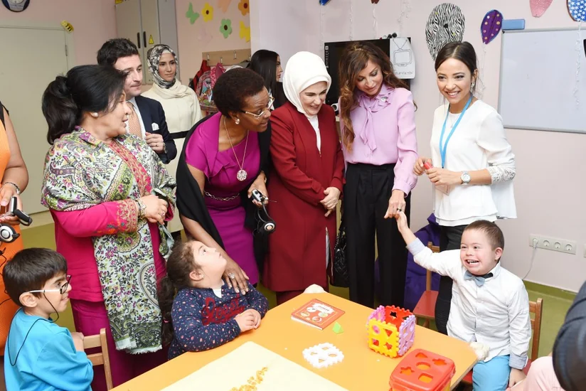 ​Azərbaycanın birinci xanımı Antalyada Əlillərin Bərpa Mərkəzi ilə tanış olub