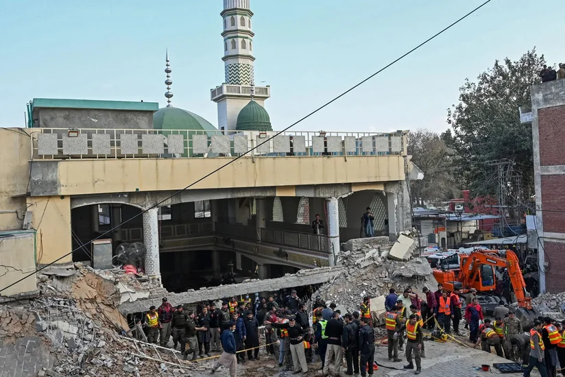 Шесть человек погибли и десятки пострадали при взрыве в мечети в Пакистане