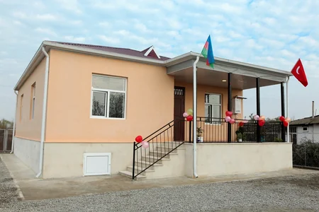Daha 42 şəhid ailəsi və Qarabağ müharibəsi əlilinə fərdi evlər verilib