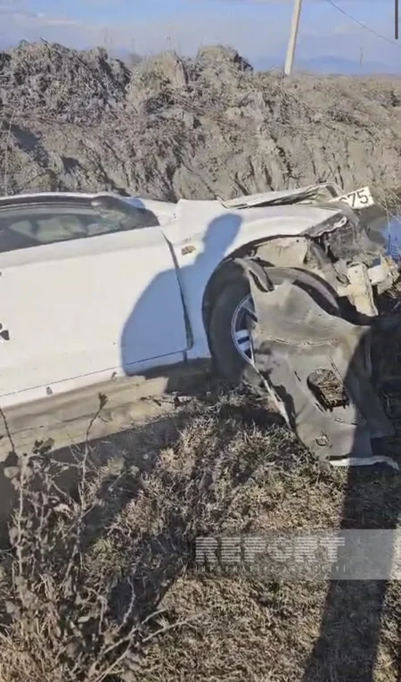 Qəbələdə avtomobil kanala aşıb, xəsarət alanlar var