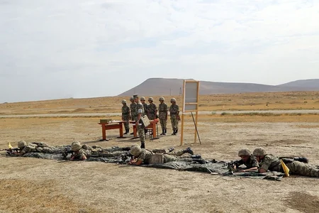 Gənc kursantların çöl çıxışları başlayıb - VİDEO