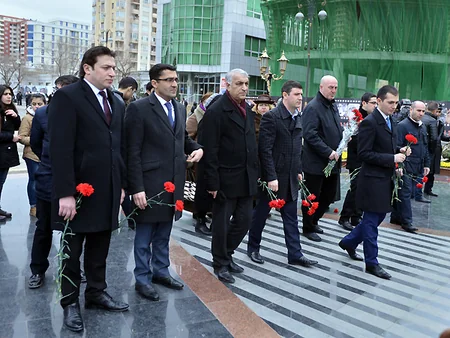 ​AFFA-nın əməkdaşları Ana harayı abidəsini ziyarət edib