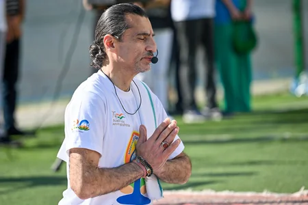 Indian embassy organizes public yoga session at Republican Velodrome in Baku