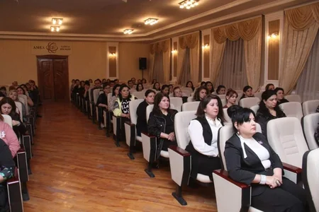 Gəncədə Qarabağ ədəbi-mədəni mühiti yeni baxış müstəvisində” konfrans keçirilib