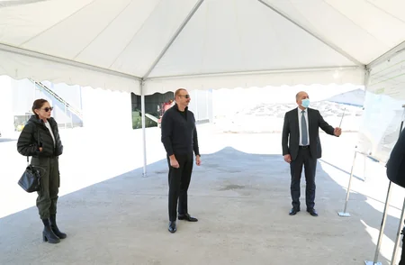 İlham Əliyev və Mehriban Əliyeva “Ağcabədi taxıl Aqropark”da yaradılan şəraitlə tanış olublar