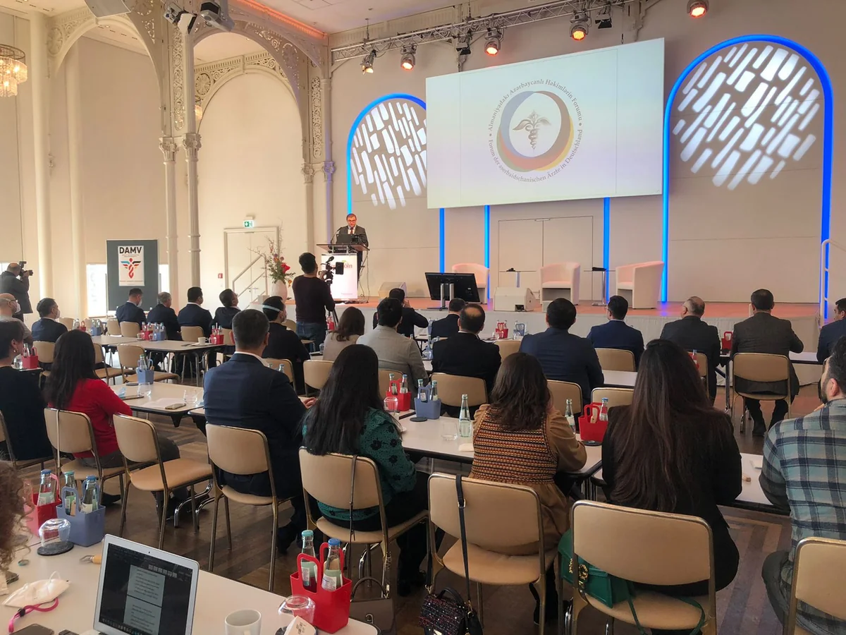 Köln şəhərində Almaniyadakı Azərbaycanlı Həkimlərin I forumu işə başlayıb