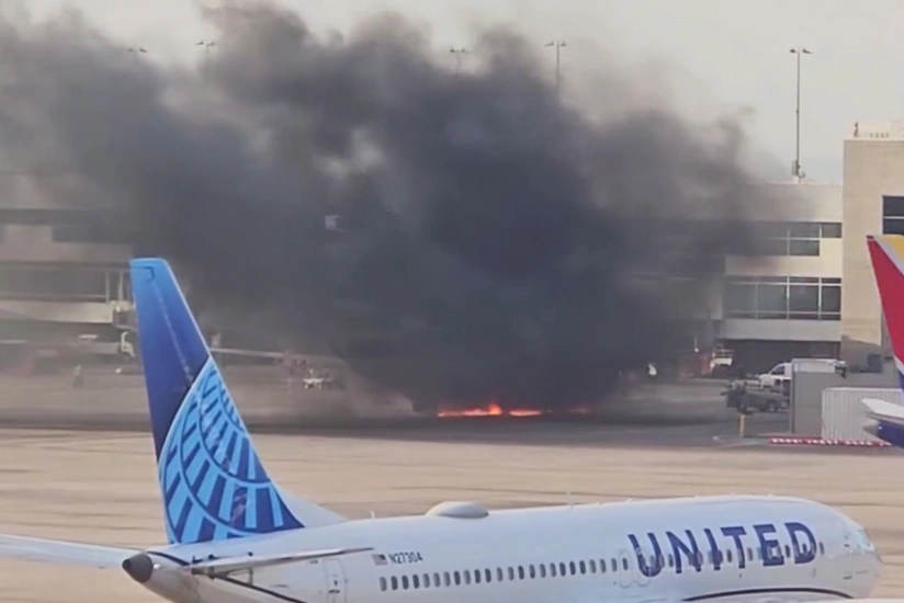 В аэропорту Колорадо загорелся пассажирский лайнер