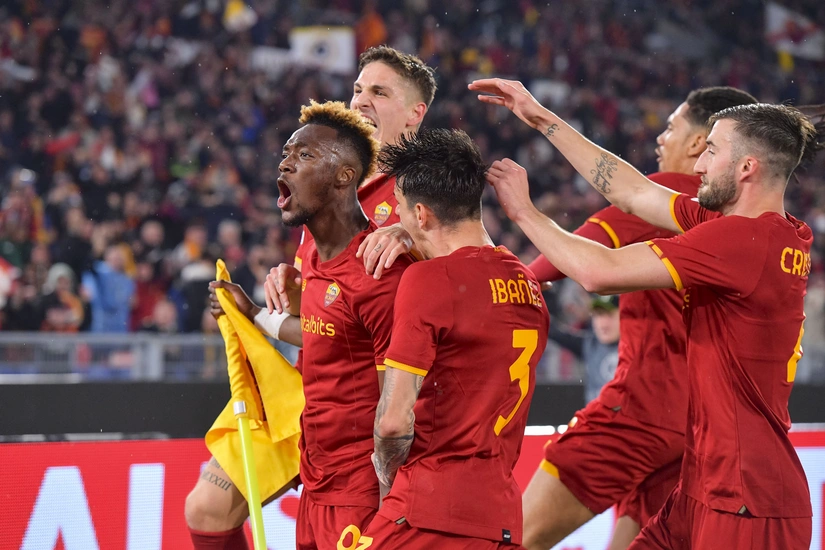 Roma 31 ildən sonra avrokubokların finalına vəsiqə qazanıb