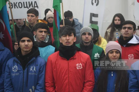 Акция протеста на дороге Ханкенди-Лачын продолжается