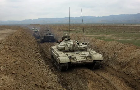 В ходе широкомасштабных учений проведен основной этап с боевой стрельбой - ВИДЕО