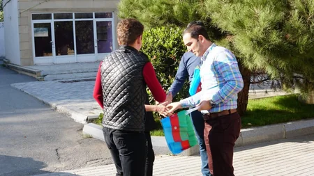 Parlament jurnalistləri cəbhə bölgəsində bayraq aksiyası keçiriblər - FOTOREPORTAJ