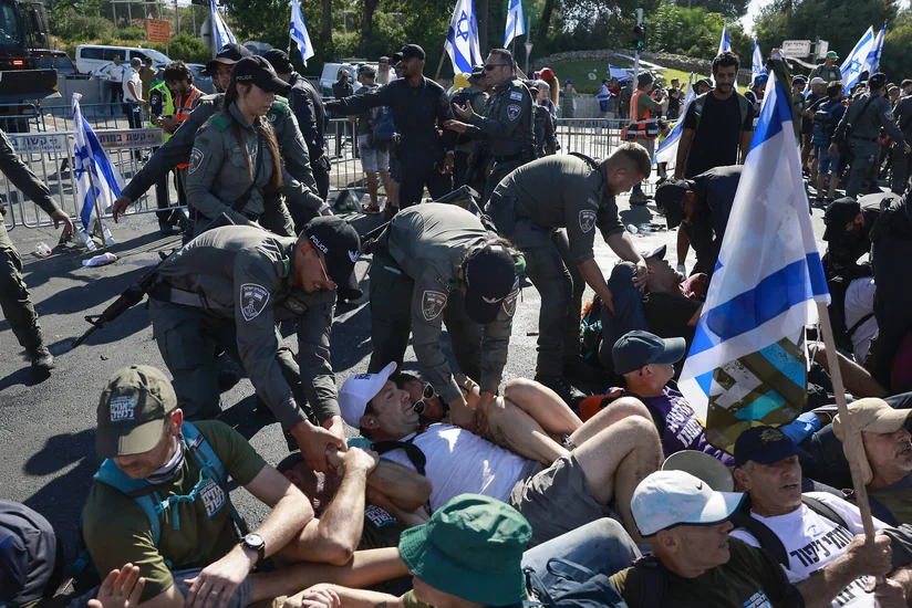 У парламента Израиля задержали 19 протестующих против судебной реформы