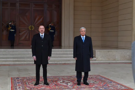 Qazaxıstan Prezidenti Kasım-Jomart Tokayevin rəsmi qarşılanma mərasimi olub - YENİLƏNİB