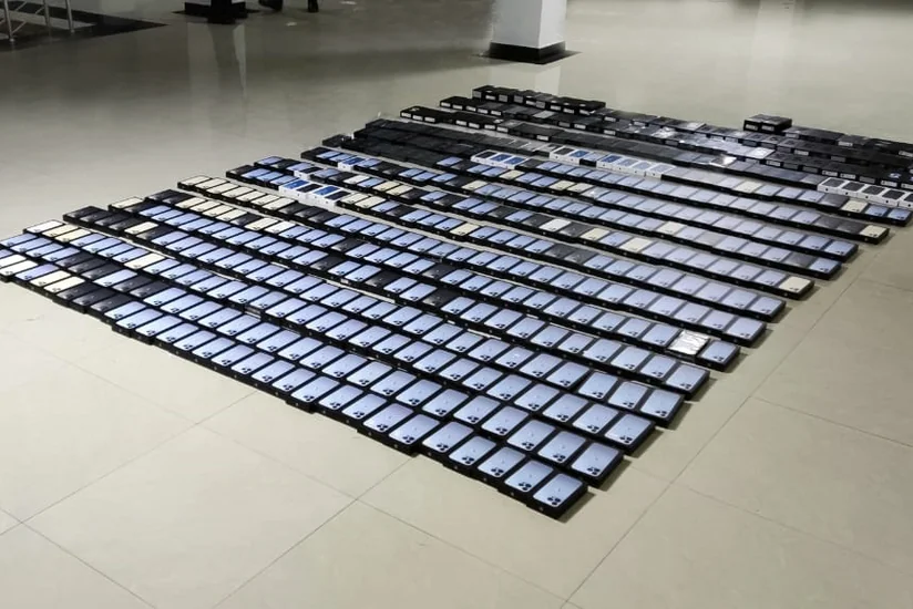 Azərbaycana qanunsuz siqaret və mobil telefon aksesuarları keçirilməsinin qarşısı alınıb