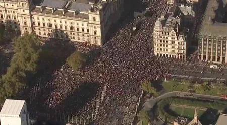 Около 700 тыс. человек вышли на демонстрацию против Brexit в Лондоне - ФОТО - ВИДЕО