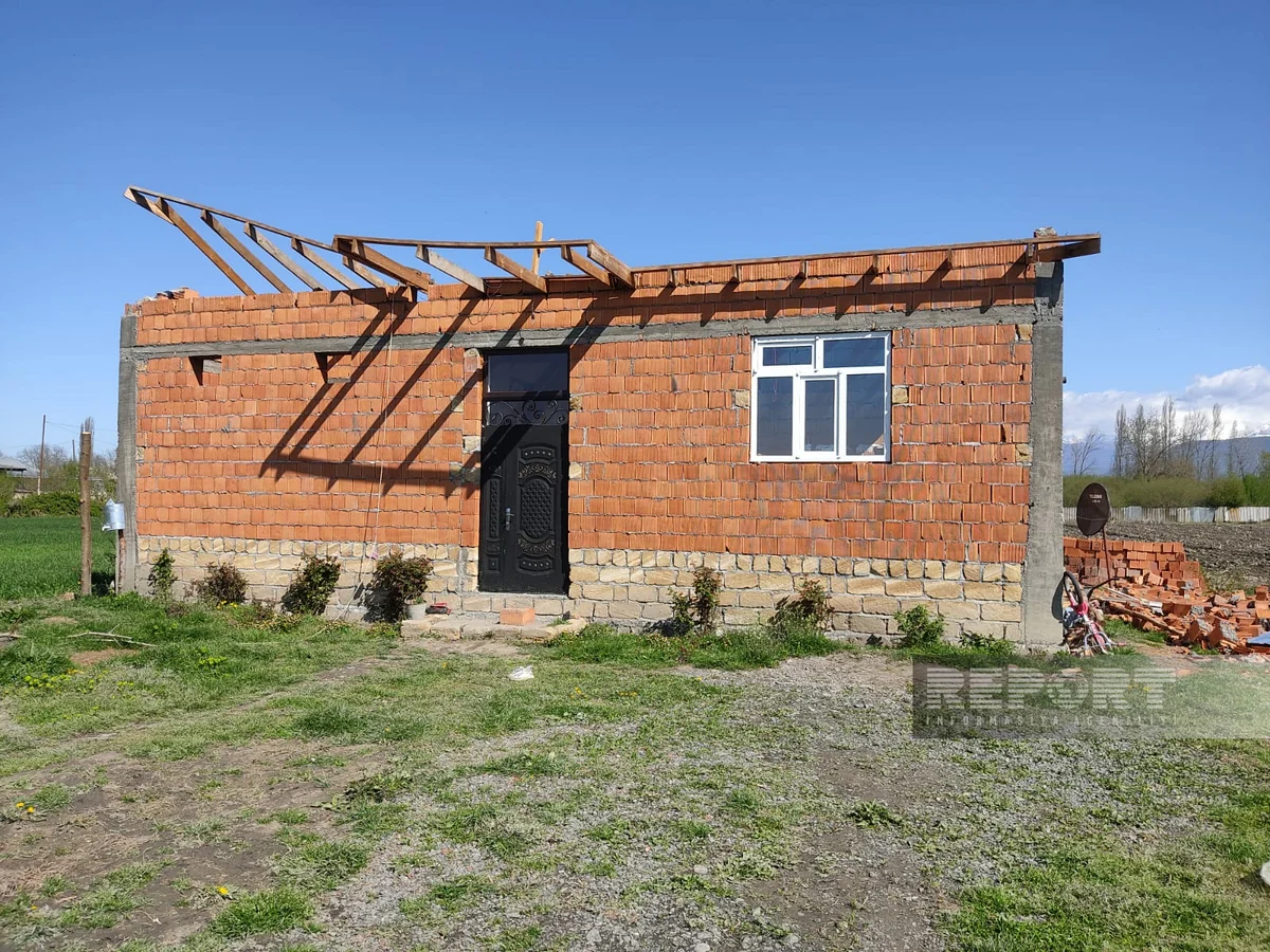 Güclü külək Qaxda fəsadlar törədib