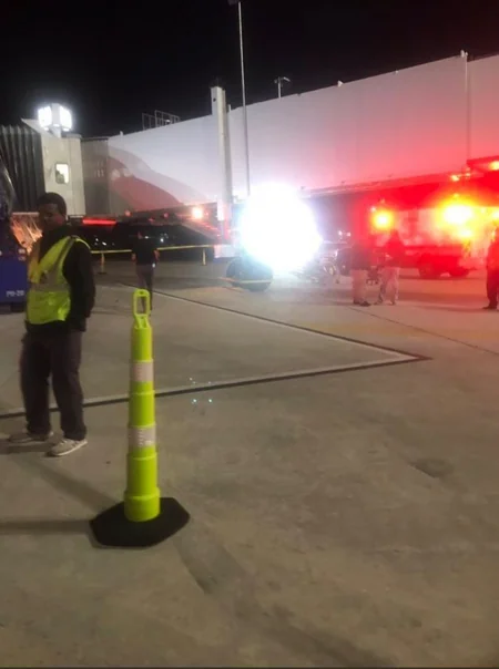 ABŞ aeroportunda teleskopik keçid avadanlığı çöküb