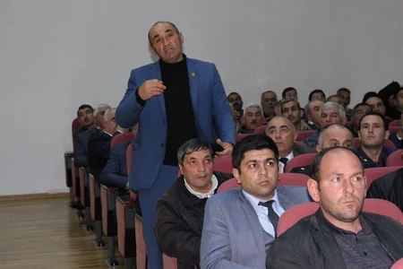 Kürdəmirdə pambıqçılıqla bağlı regional müşavirə keçirilib